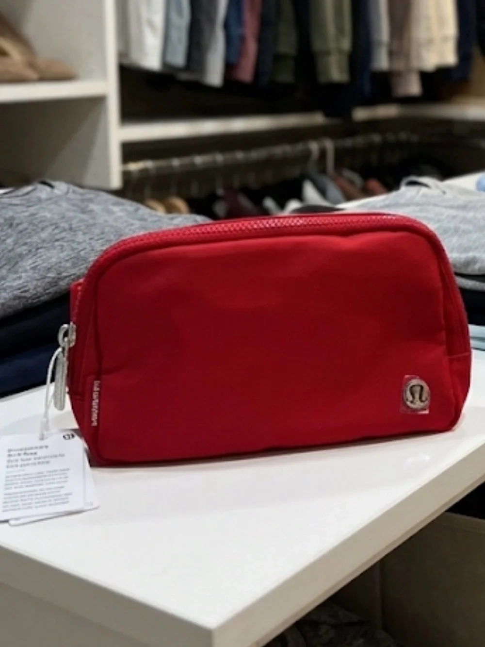 Lululemon 1 L red belt bag silver accents - Picture 2 of 13